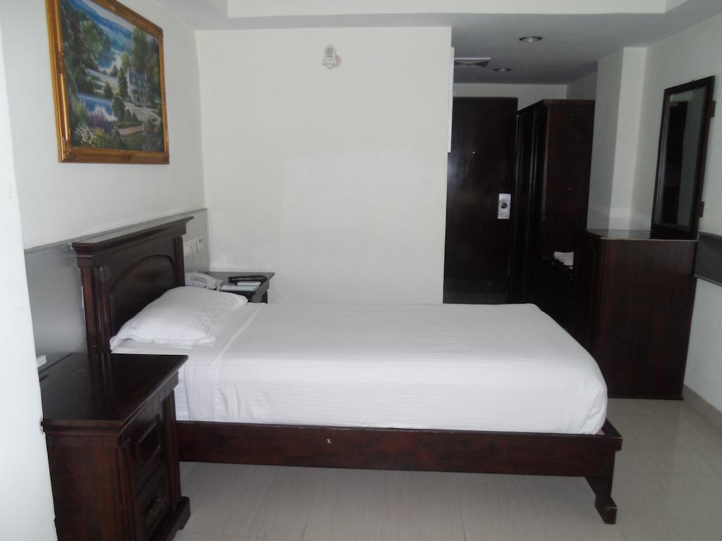 Capital O Park Near Birla Mandir 3*